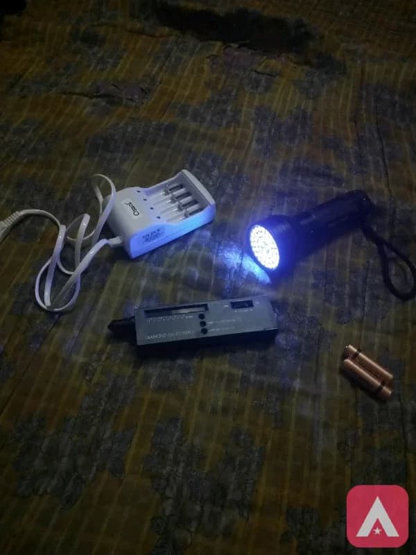 daimond selector 2, ultra voilet light with rechargeable batterys charger