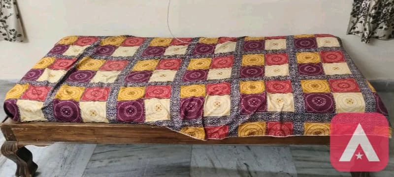 Diwaan Cot