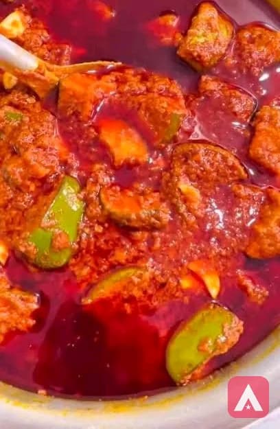 ఇంట్లో పట్టిన ఆవకాయ పచ్చడి avakaya