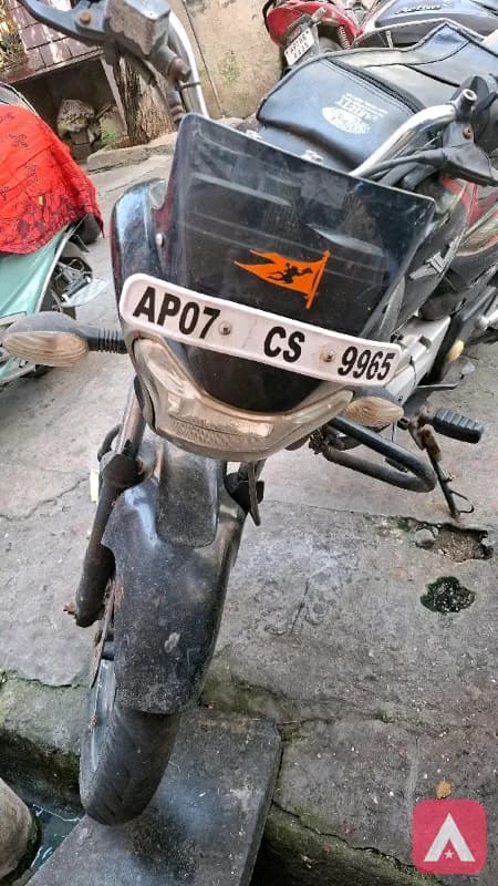 BAJAJ V15 2016 MODEL