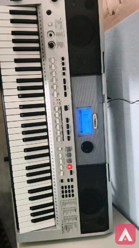 piano keyboard