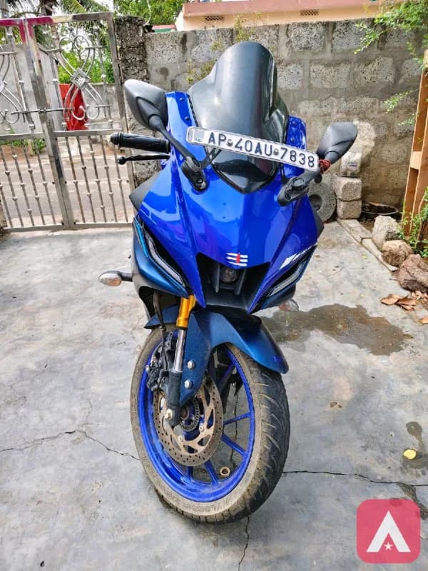 Yamaha R15 v4