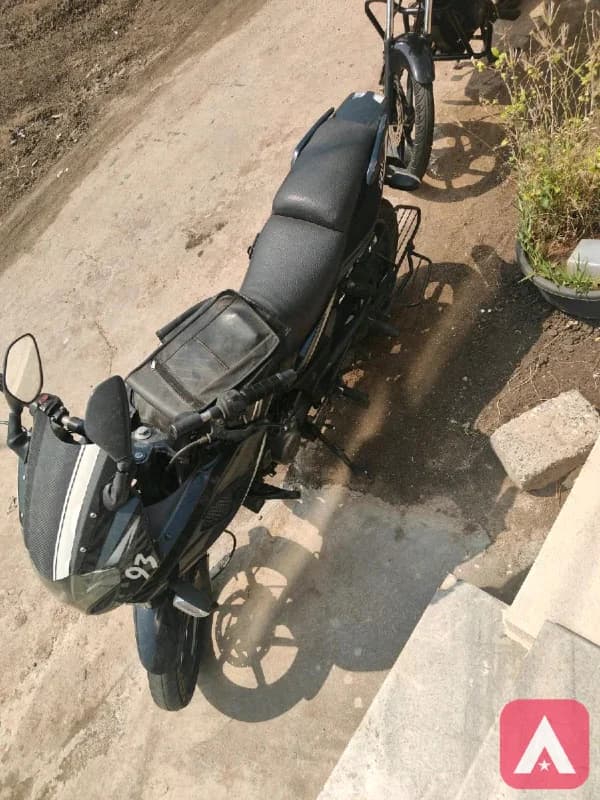 2017 model bajaj pulsar 220f