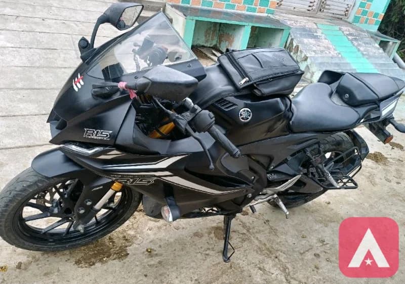 2022 modal R15 v4 km 22000
