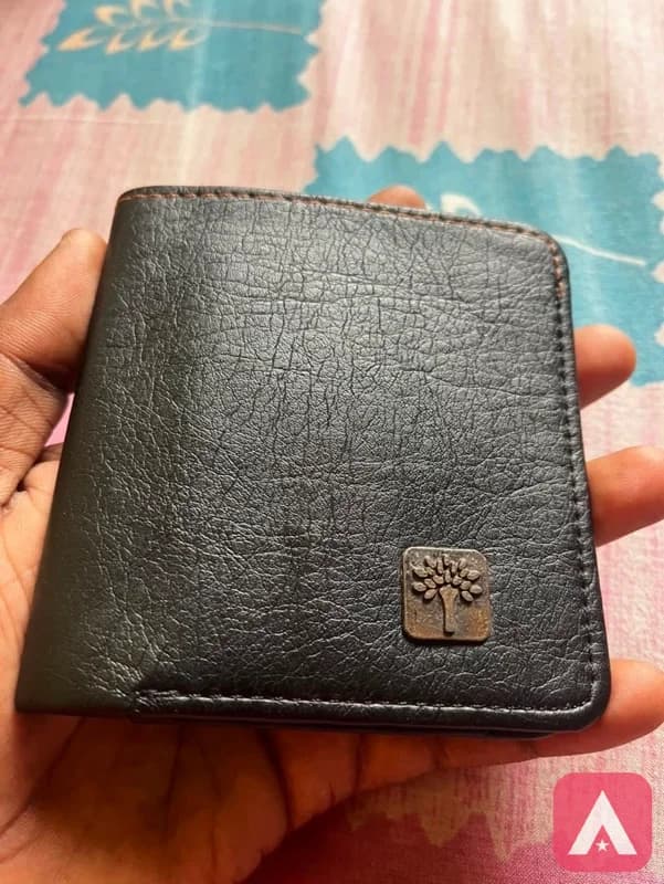 Woodland men's genuine leather bi-fold wallet