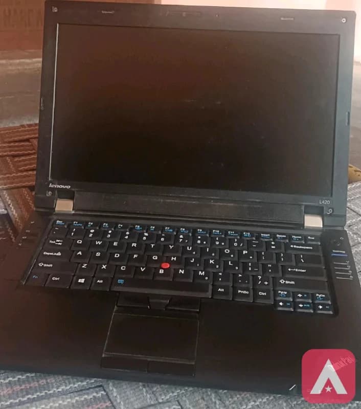 very good condition lenovo l420 i5 2nd gen,