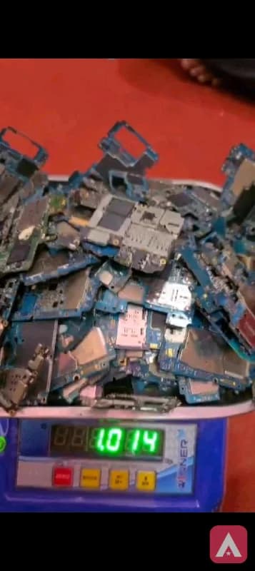mobile motherboards 1k 40000₹ i will buy