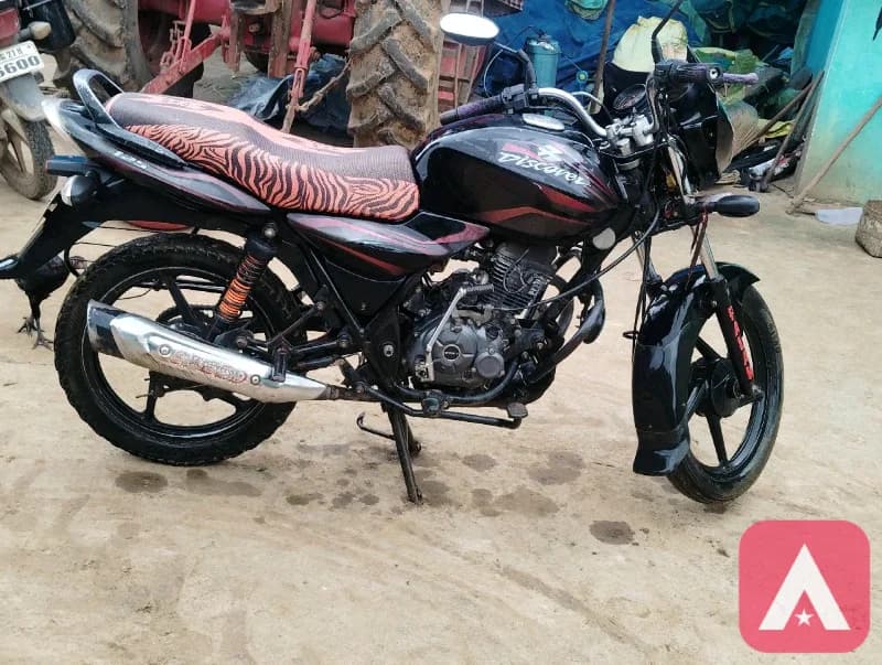 2015 ka modal hai bhut acha hai mat lagta hai chalane me maja ata hai