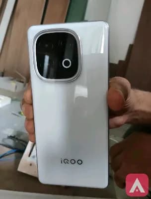 iQOO neo 10 8+8 and 258 gb months warranty available