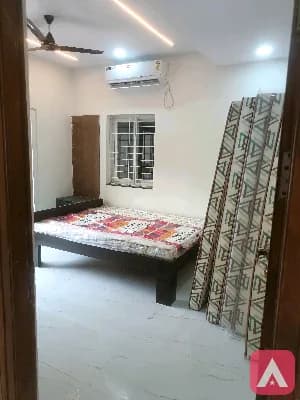 three bed room rent